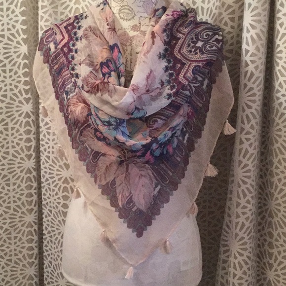 🆕 Anthropologie X-Large Scarf 🌸🦋🌺 - Picture 3 of 7